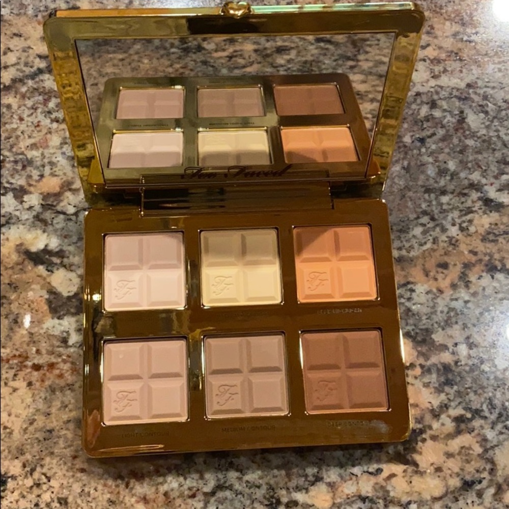 Too Faced Cocoa Contour - Picture 2 of 4